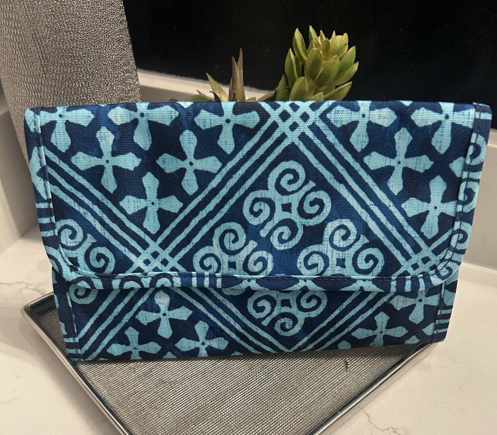 Vera Bradley Cuban Tiles Grab n' Go Travel Cosmetic Brush Folder Snap